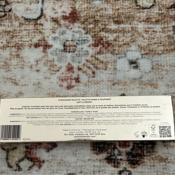 Iconic London Soft and Smokey Eyeshadow Palette - Picture 6 of 6